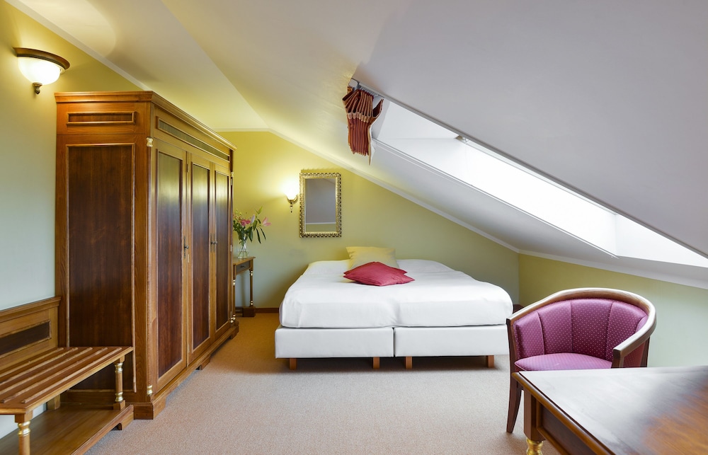 HOTEL CONTINENTAL 34/64