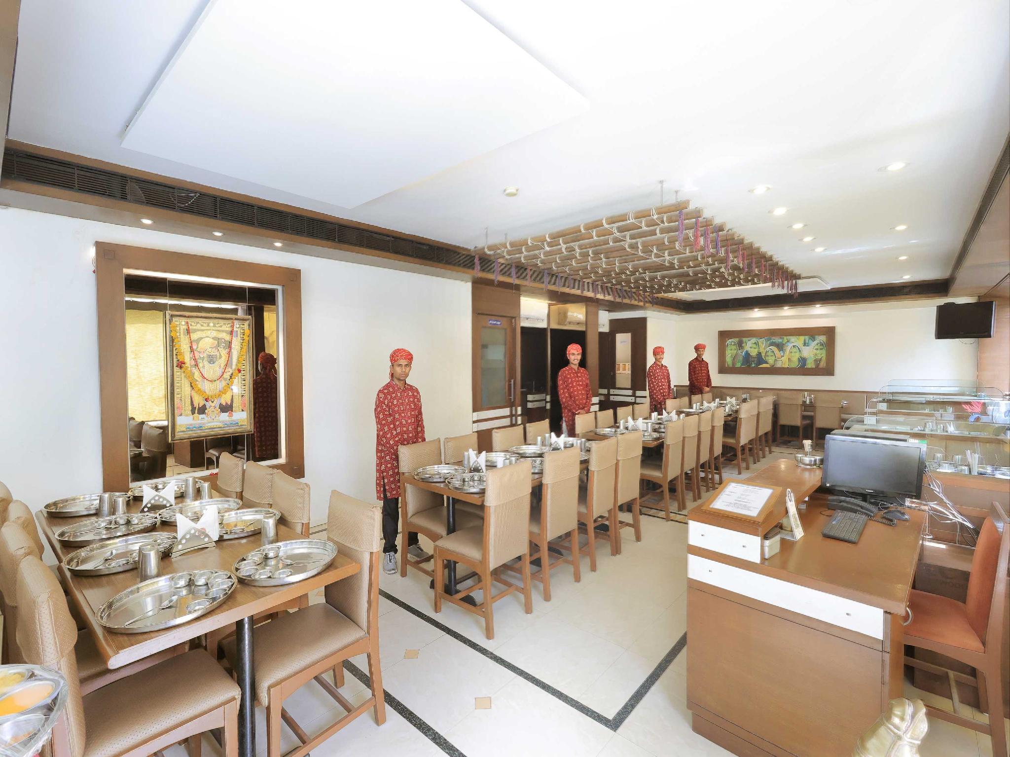 Oyo 9677 Hotel Surya 15/29