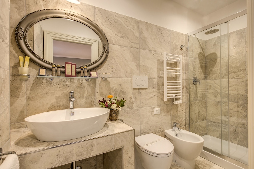 Charme Spagna Boutique Hotel 67/77
