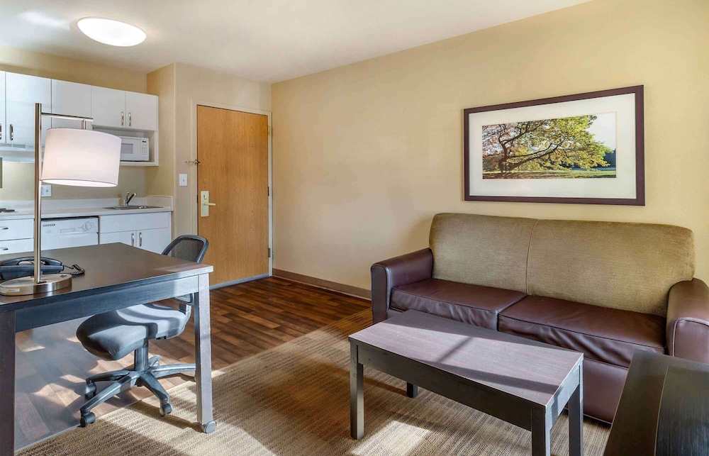 Extended Stay America - Boston - Westborough - Computer Dr. 26/38