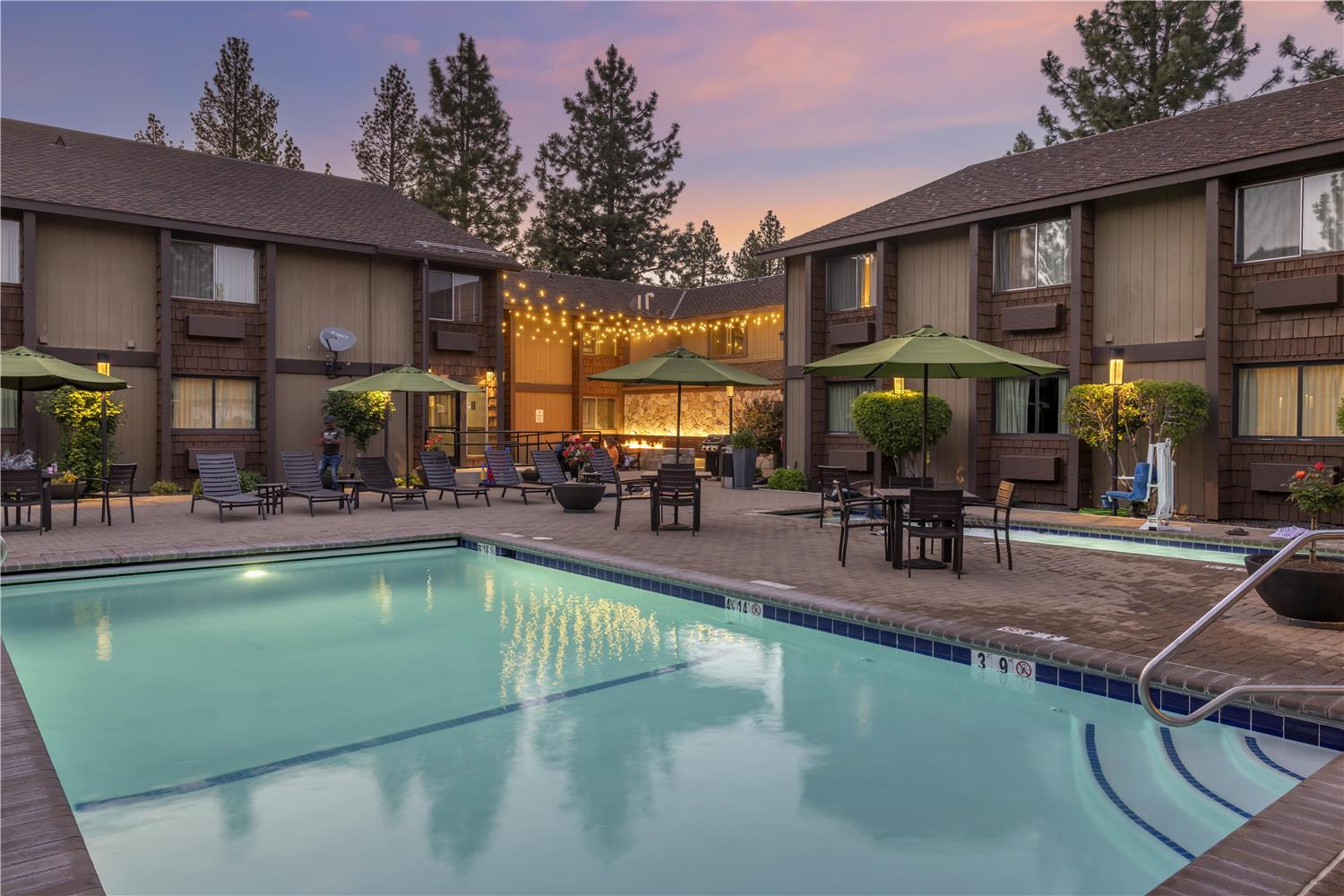 Best Western Plus Truckee-Tahoe Hotel 8/49