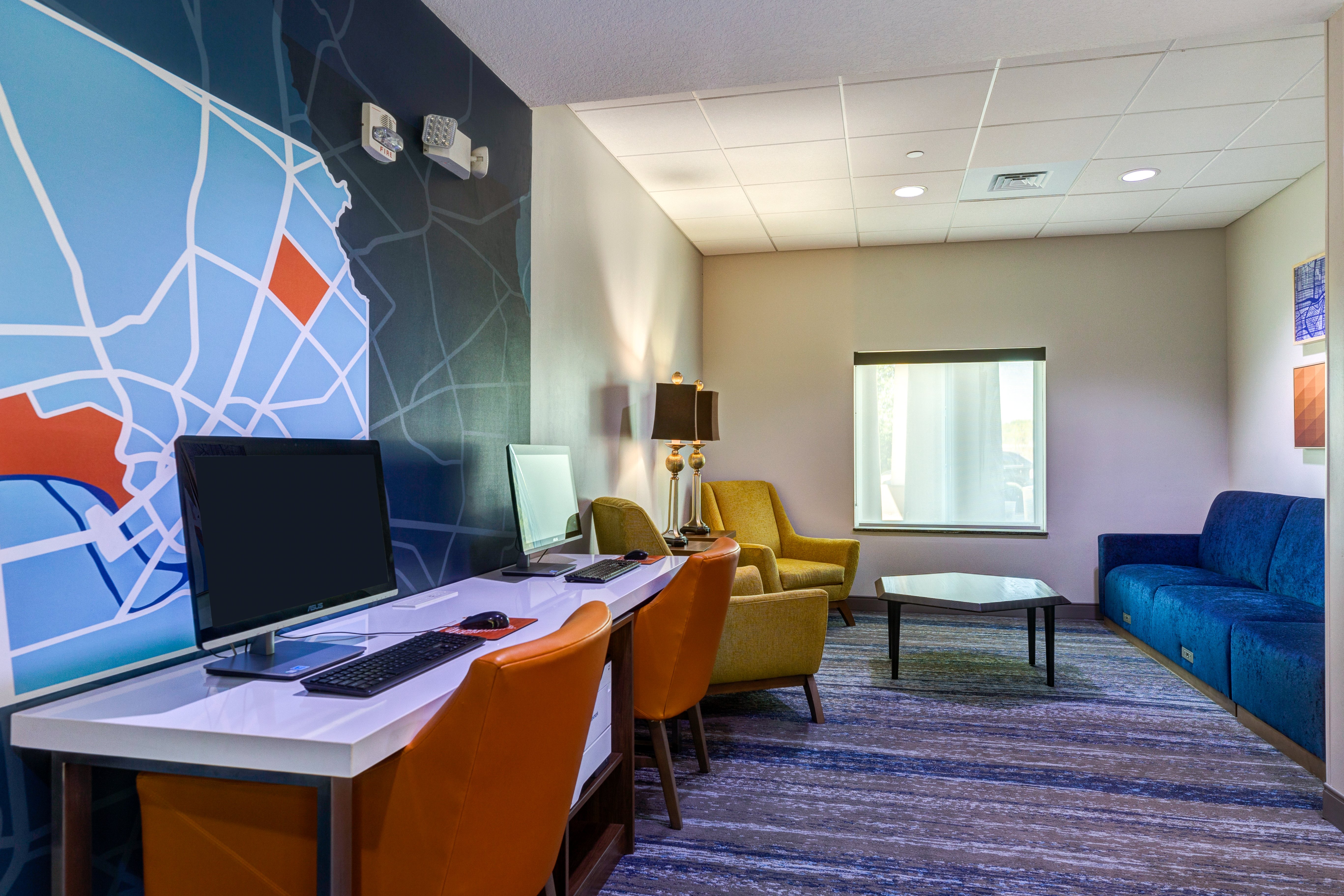 Holiday Inn Express Hotel and Suites Salina 50/62