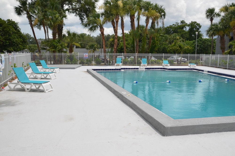 Altamonte Springs Hotel and Suites 3/40