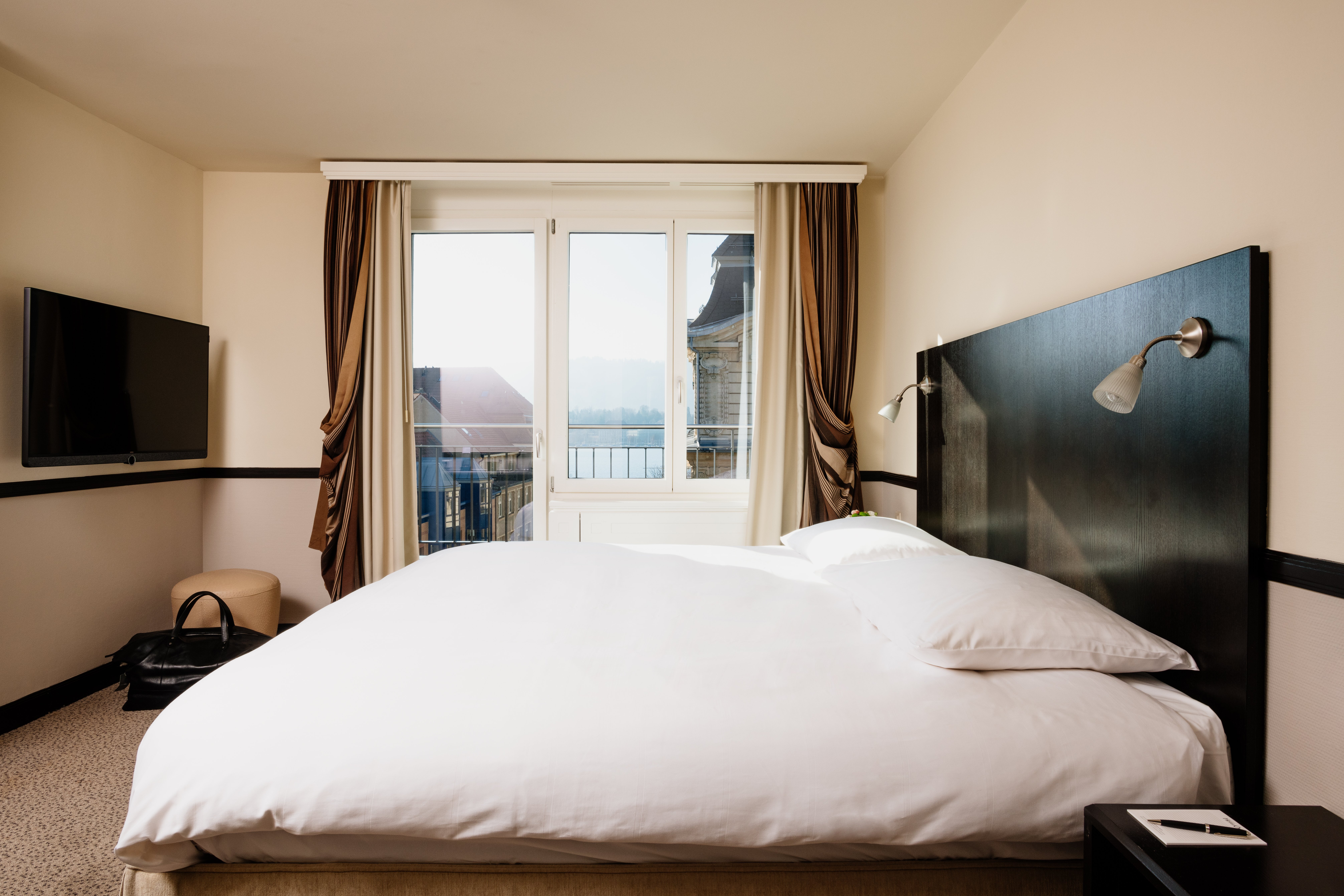 Opera Hotel 11/41