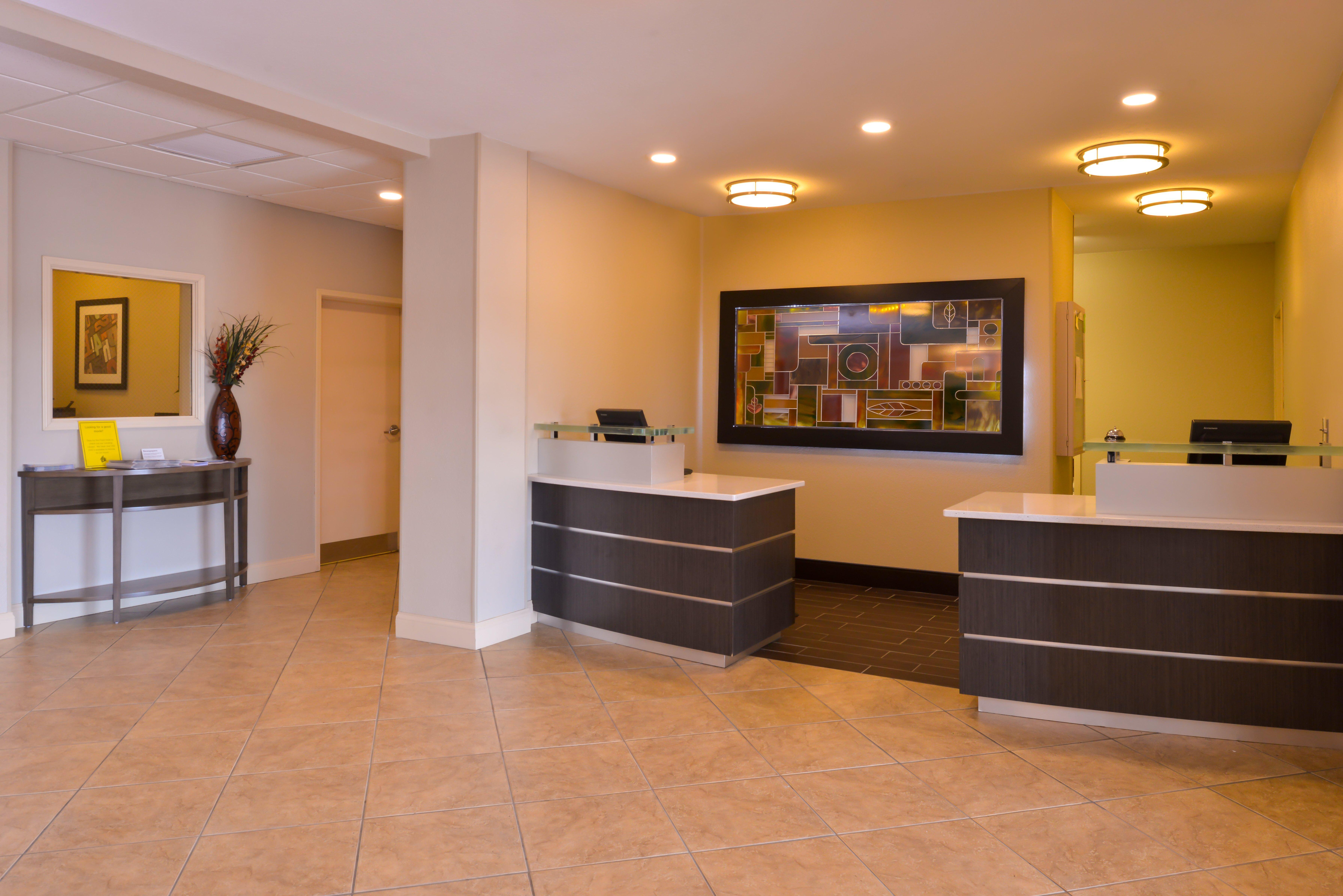 Candlewood Suites Bloomington - Normal an IHG Hotel 2/31