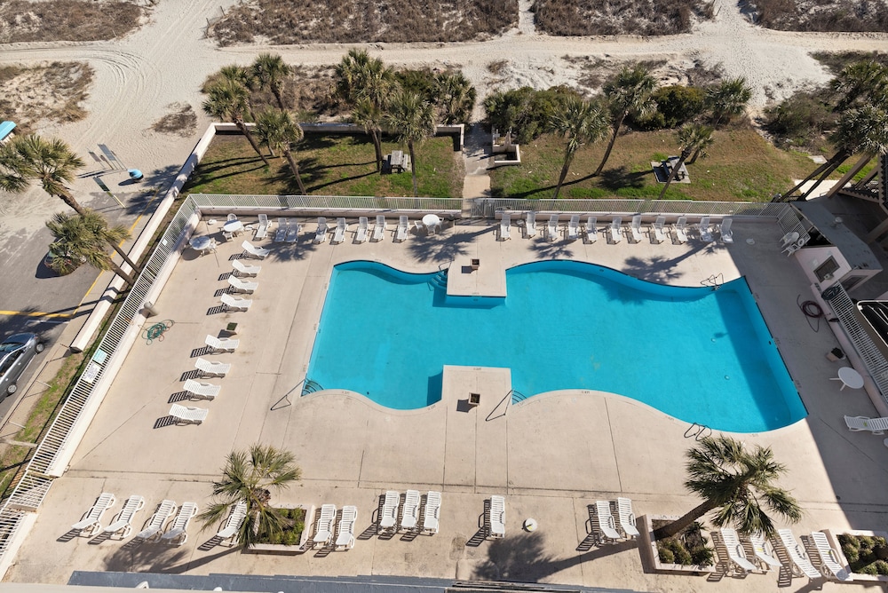 Ocean Crest Inn and Suites 23/51