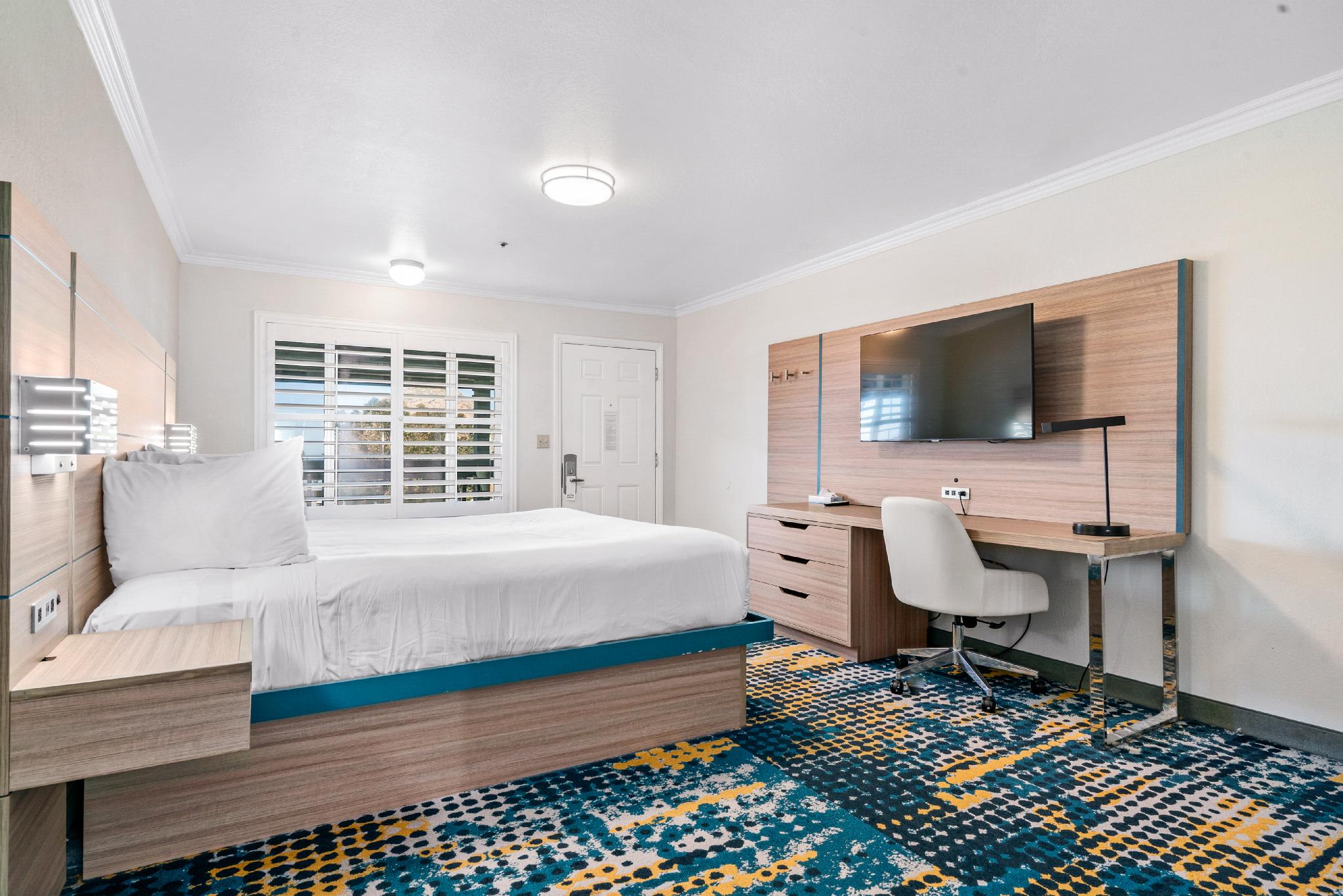 Renovated, King Bed