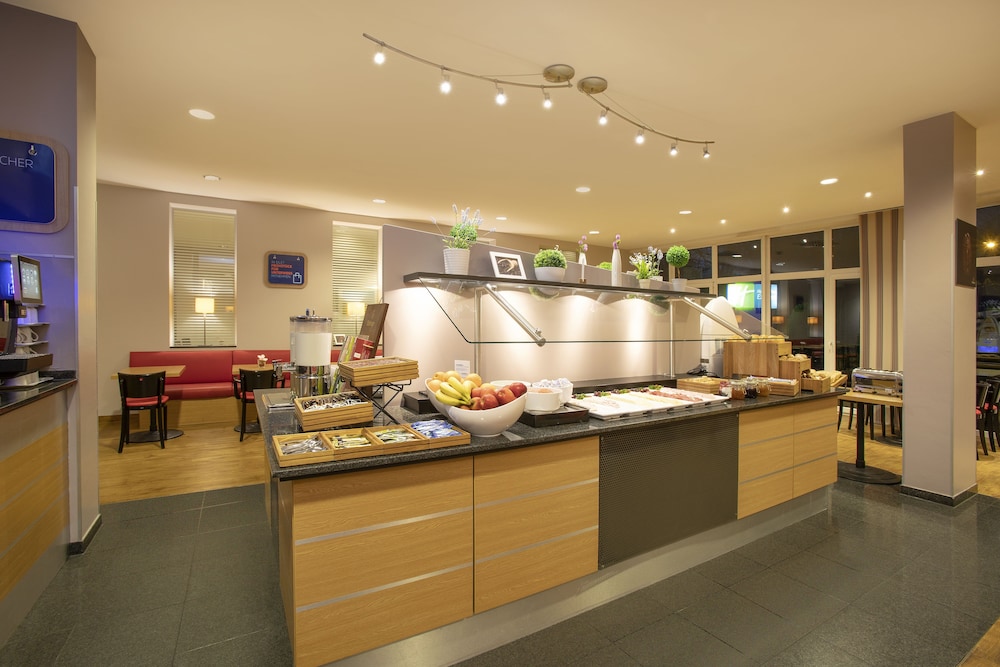 HOLIDAY INN EXPRESS FRANKFURT AIRPORT 37/58