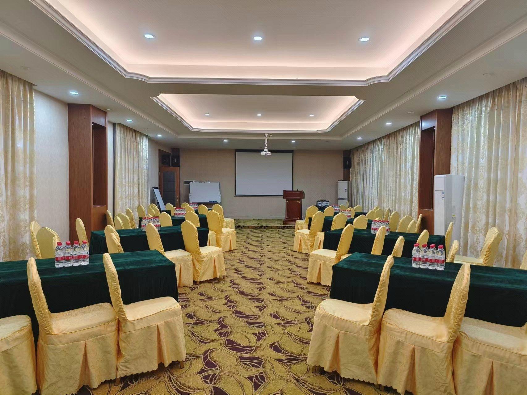 Vienna Hotel (Shenzhen Shiyan Shilong Community) 35/49