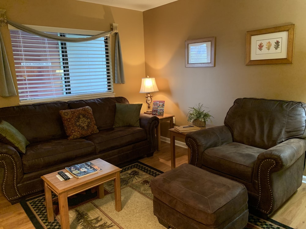 Laurel Inn Condominium 29/50