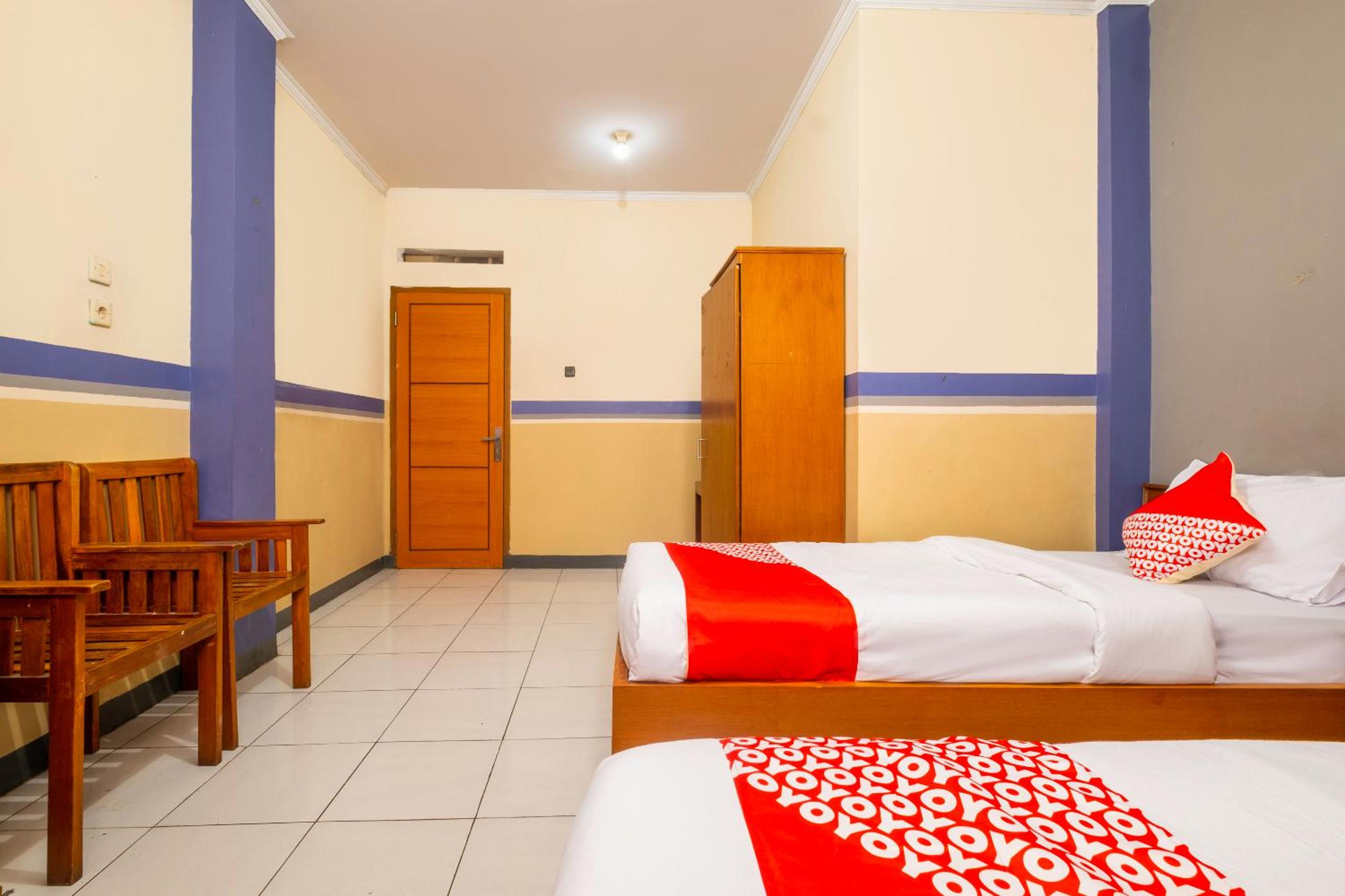 DELUXE, TWIN BEDS