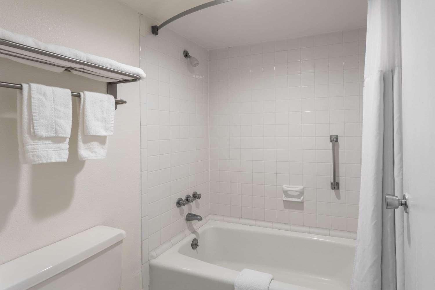 Super 8 by Wyndham Ocala I-75 53/56