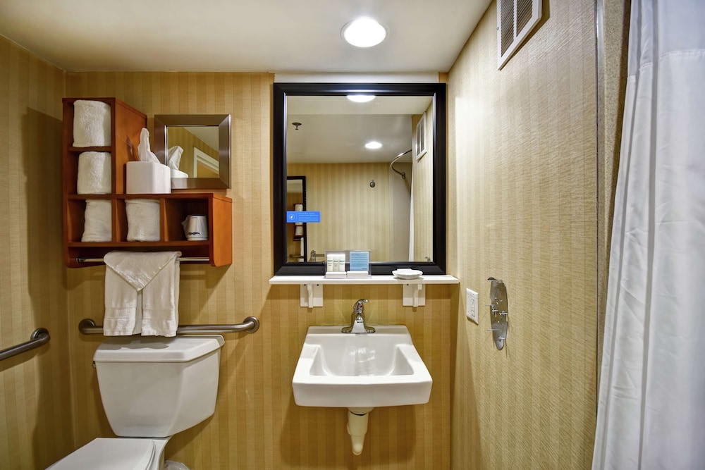 Hampton Inn Louisville-Airport 49/56