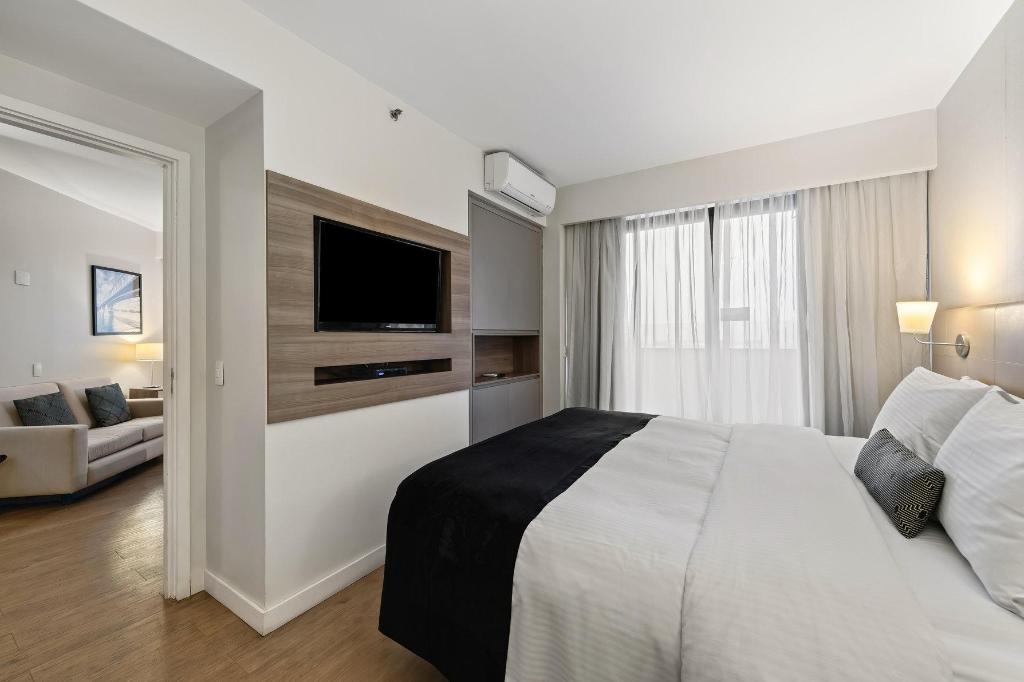 2 Bedrooms, Suite, King and Twin Beds, Chair Bed, High Floor