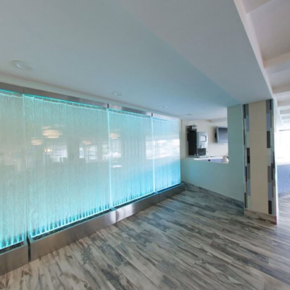 Aqua Blue Hotel & Conference Center 43/61