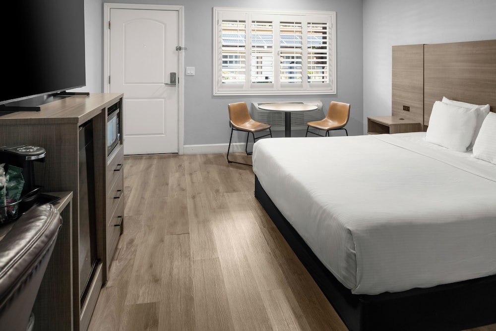 2 BEDROOMS, COTTAGE, KITCHEN