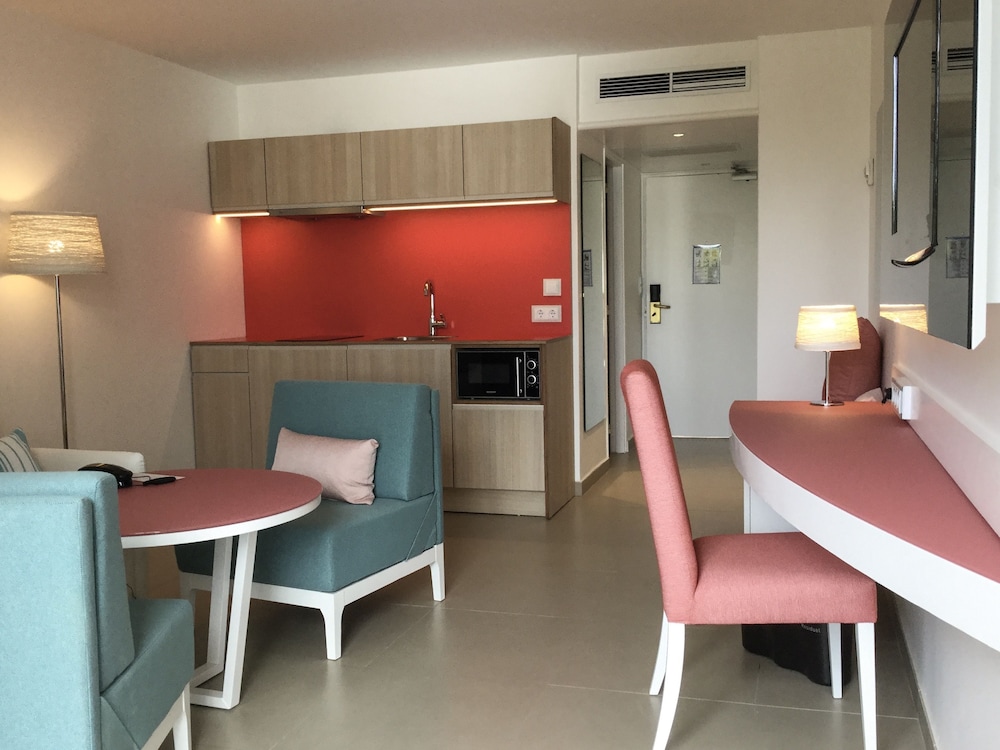 La Creole Beach Hotel and Spa 51/68