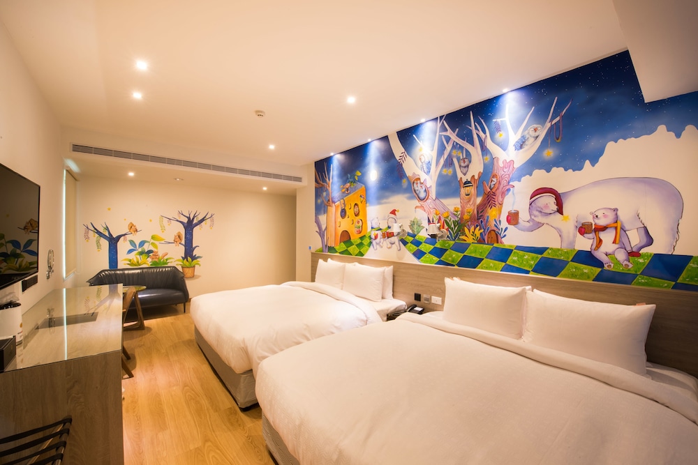Legend Hotel Pier 2 27/66