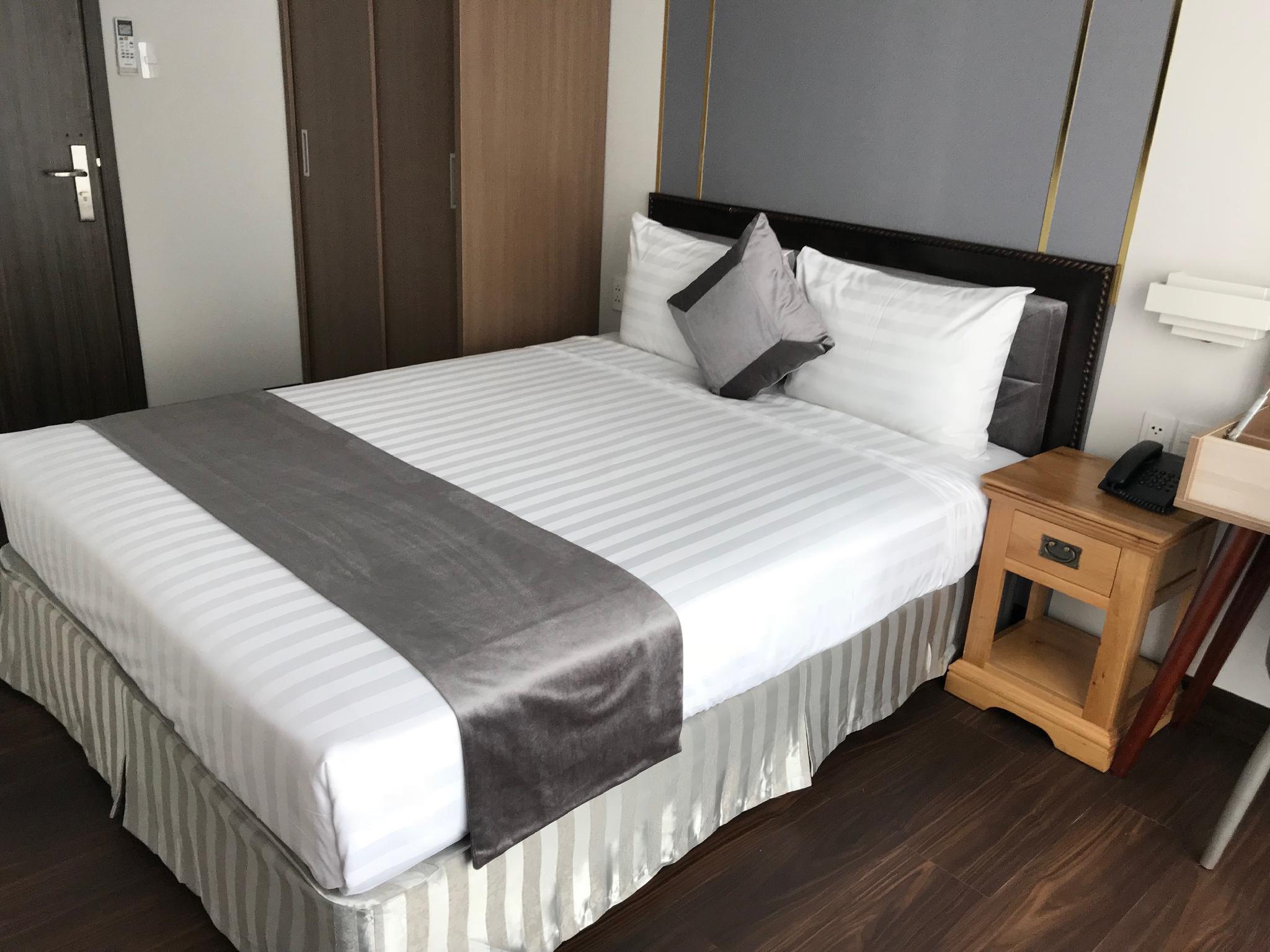 2 Bedrooms, Residential, Apartment