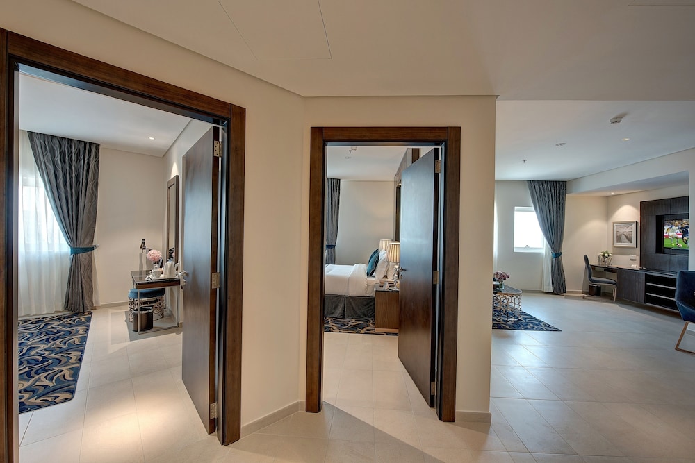 Omega Hotel Dubai 48/49