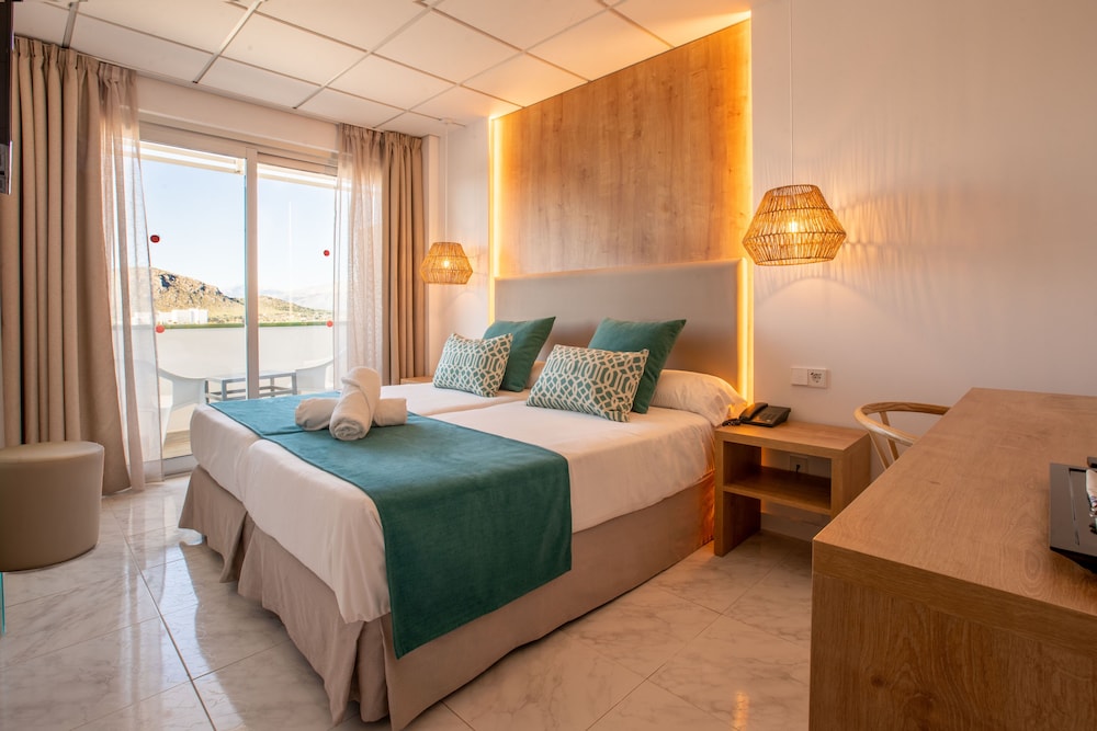 SUPERIOR, DOUBLE BED, PARTIAL SEA VIEW, BALCONY