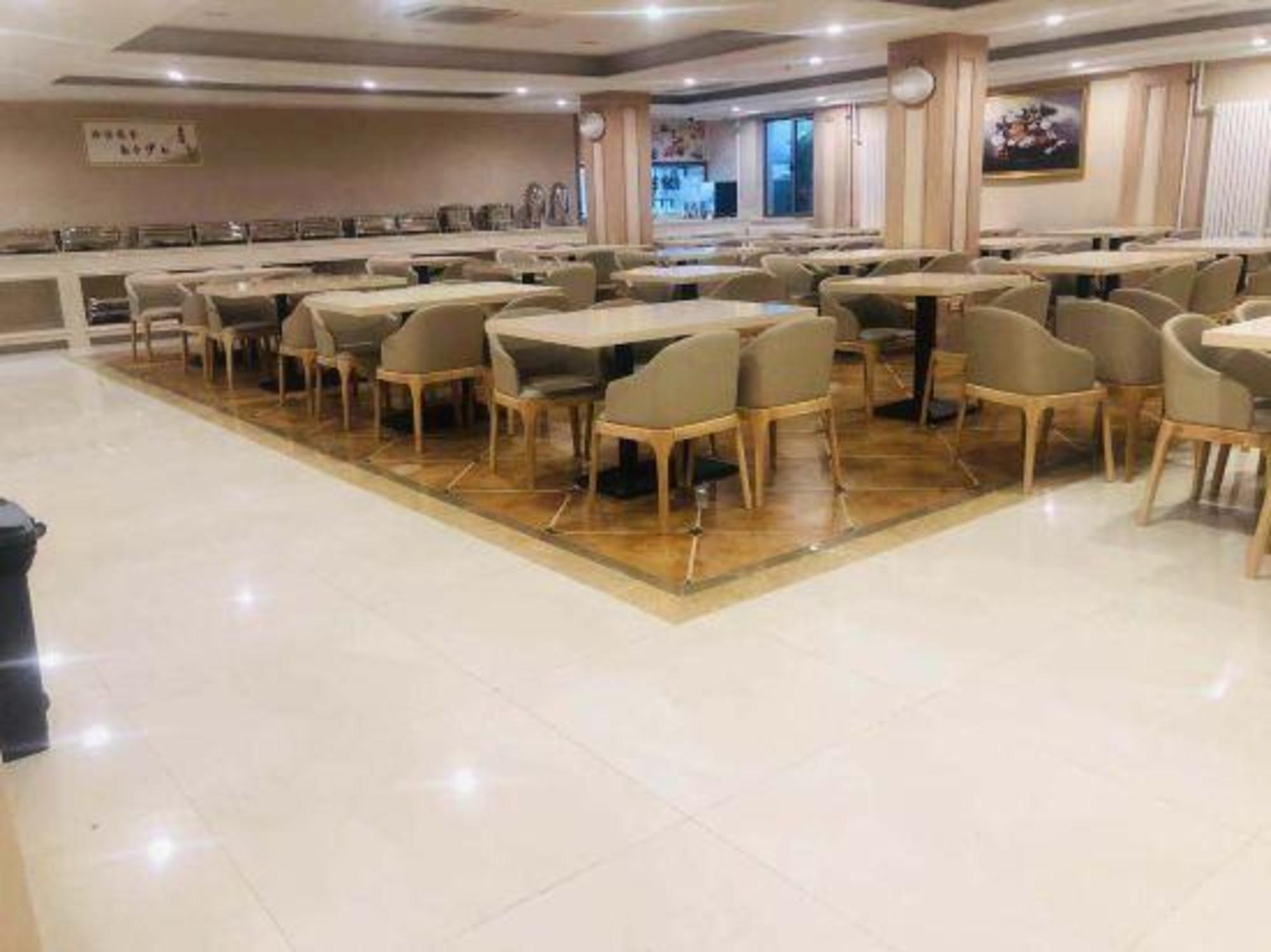 Vienna International Hotel (Beijing Qingyuan Road Metro Station) 25/33