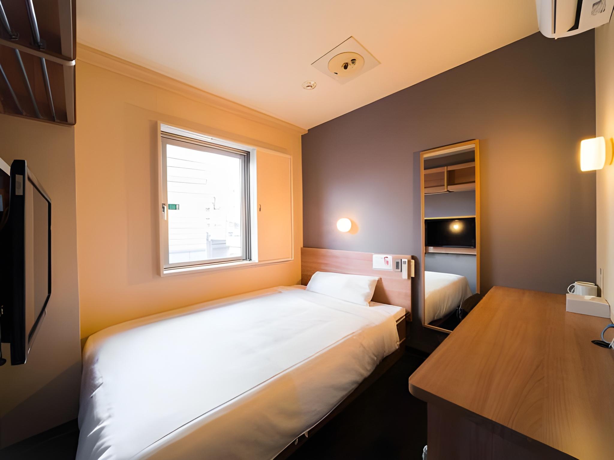 Semi Room, Run of House, Semi Double Bed