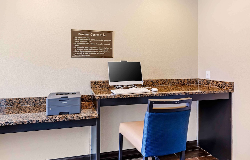 Comfort Suites Buffalo Airport 19/25