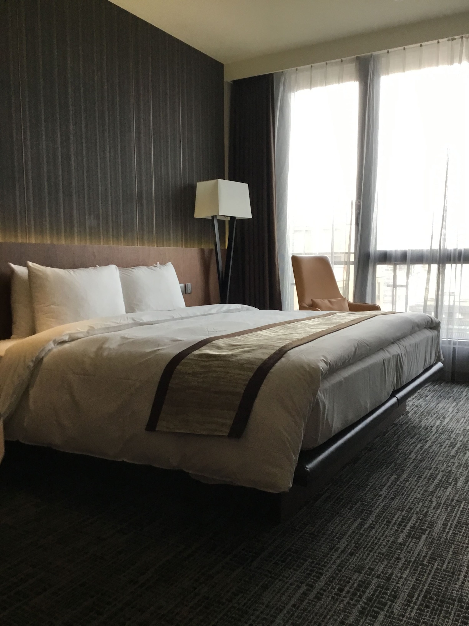 DELUXE, DOUBLE BED, CITY VIEW