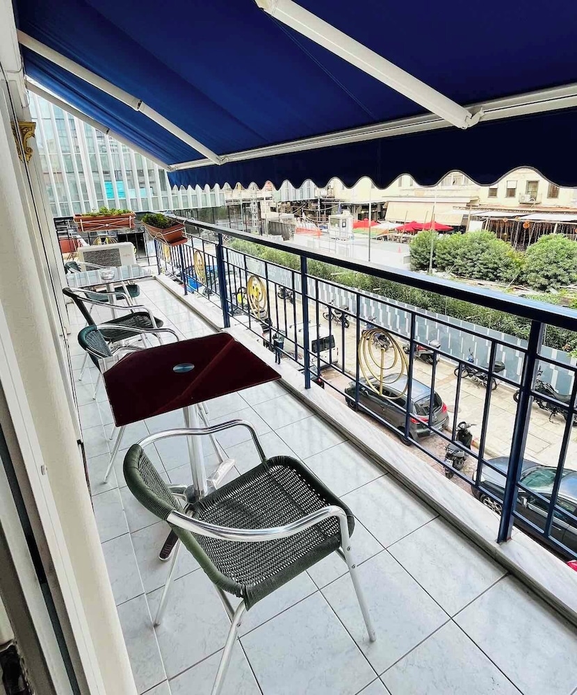 Triton Hotel 6/46