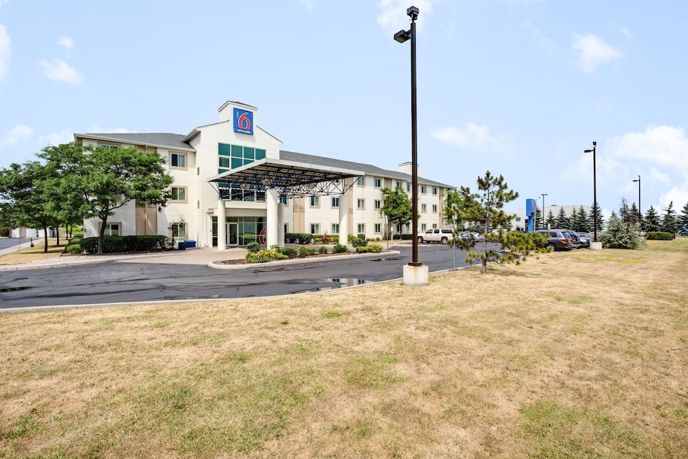 Motel6 Brampton, ON - Toronto 24/33