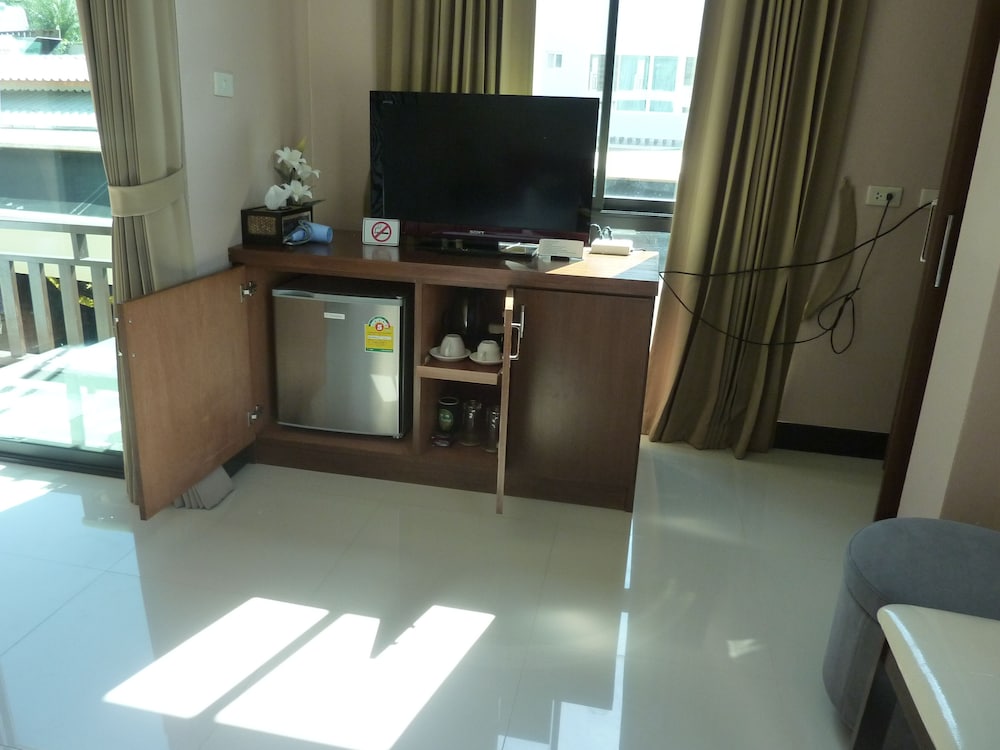 Kata Beachwalk Hotel And Bungalows 19/74