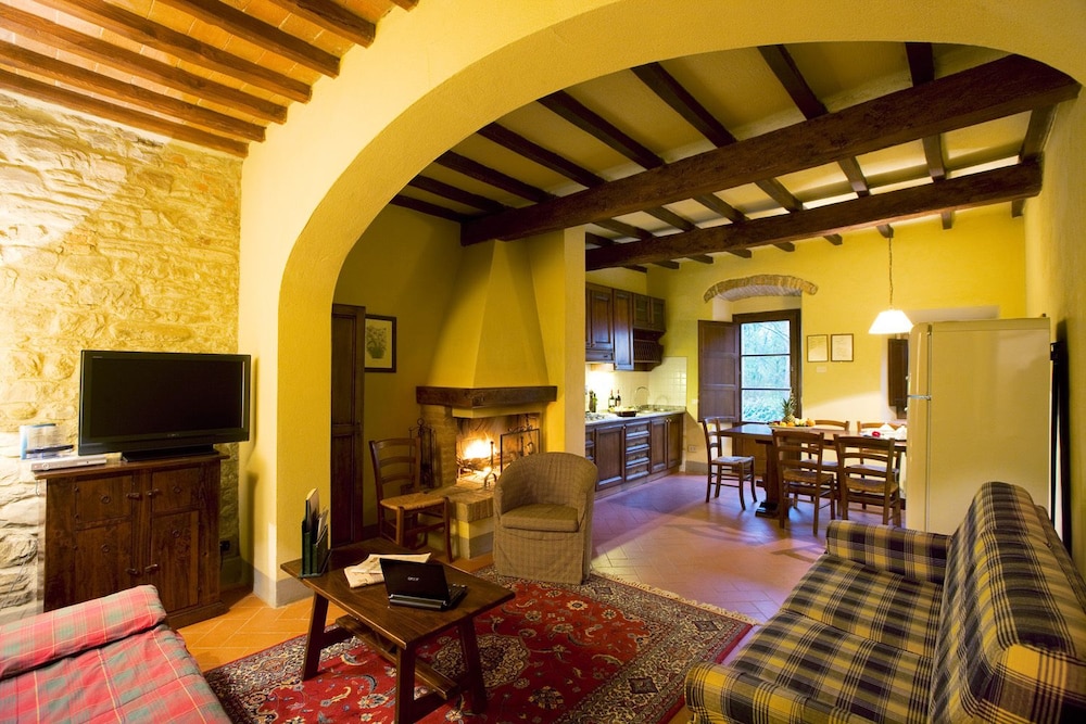 Monsignor Della Casa Country Resort 50/70