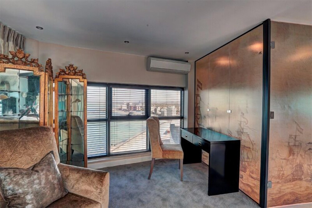 Ocean View Penthouse 4/41