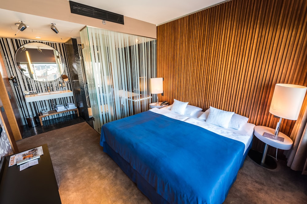 Superior, Twin Beds