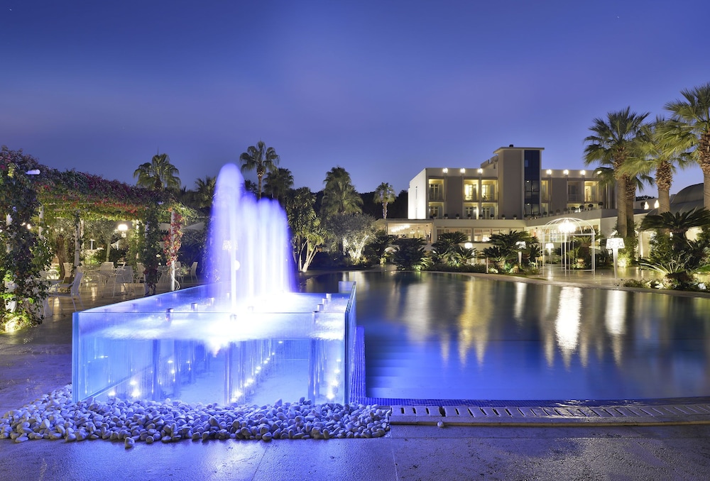 Esplanade Boutique Hotel 33/38