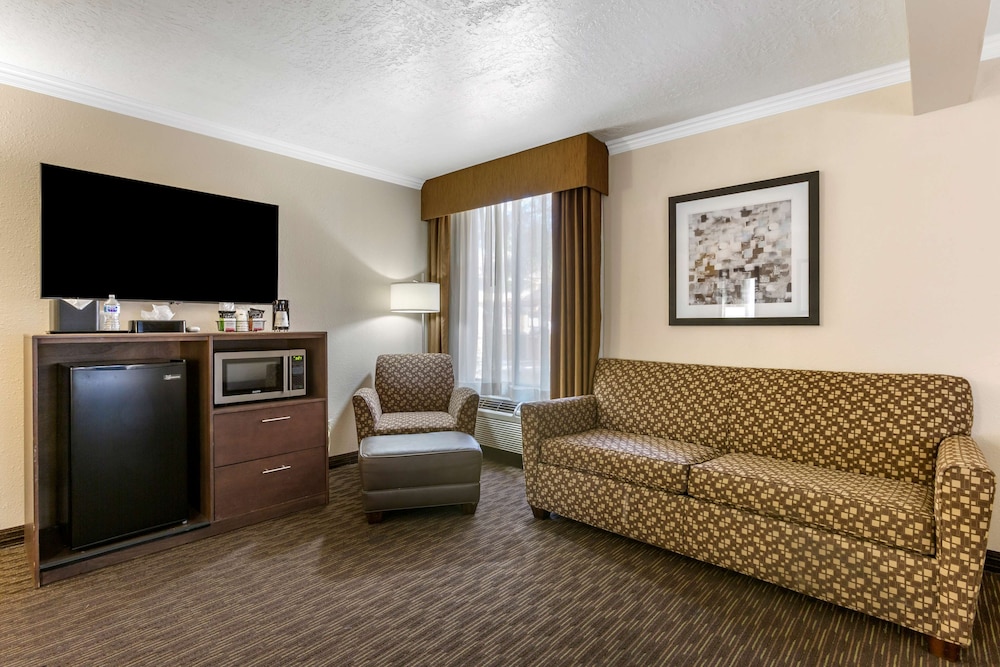 Best Western Airport Albuquerque Inn Suites Hotel & Suites 27/40