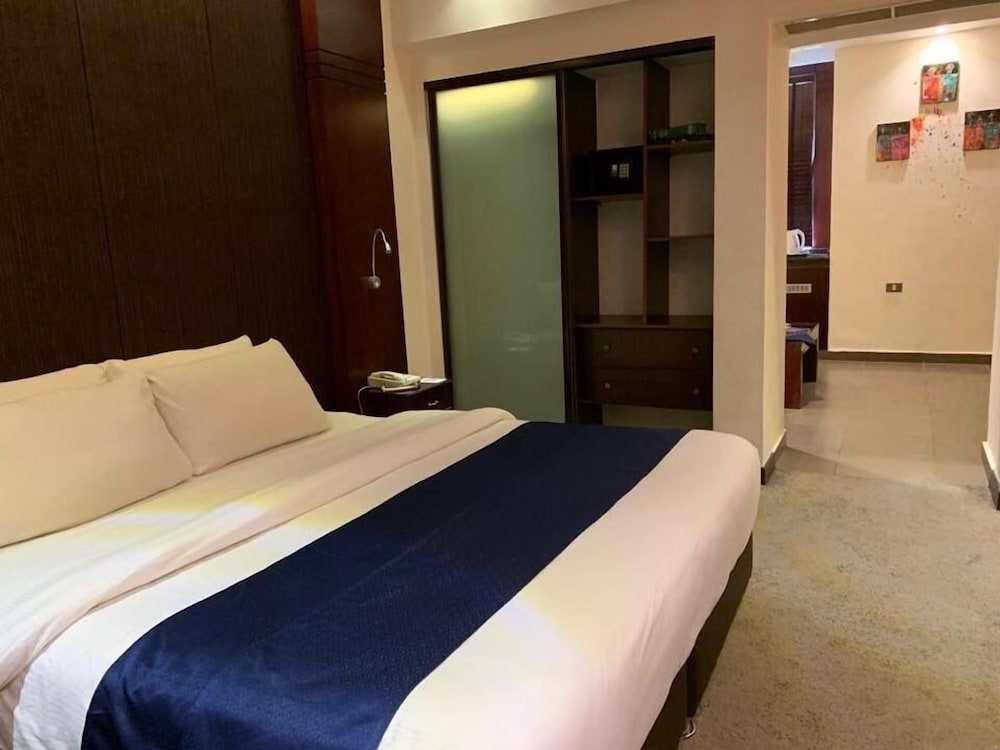RUM HOTELS - AL WALEED 22/66