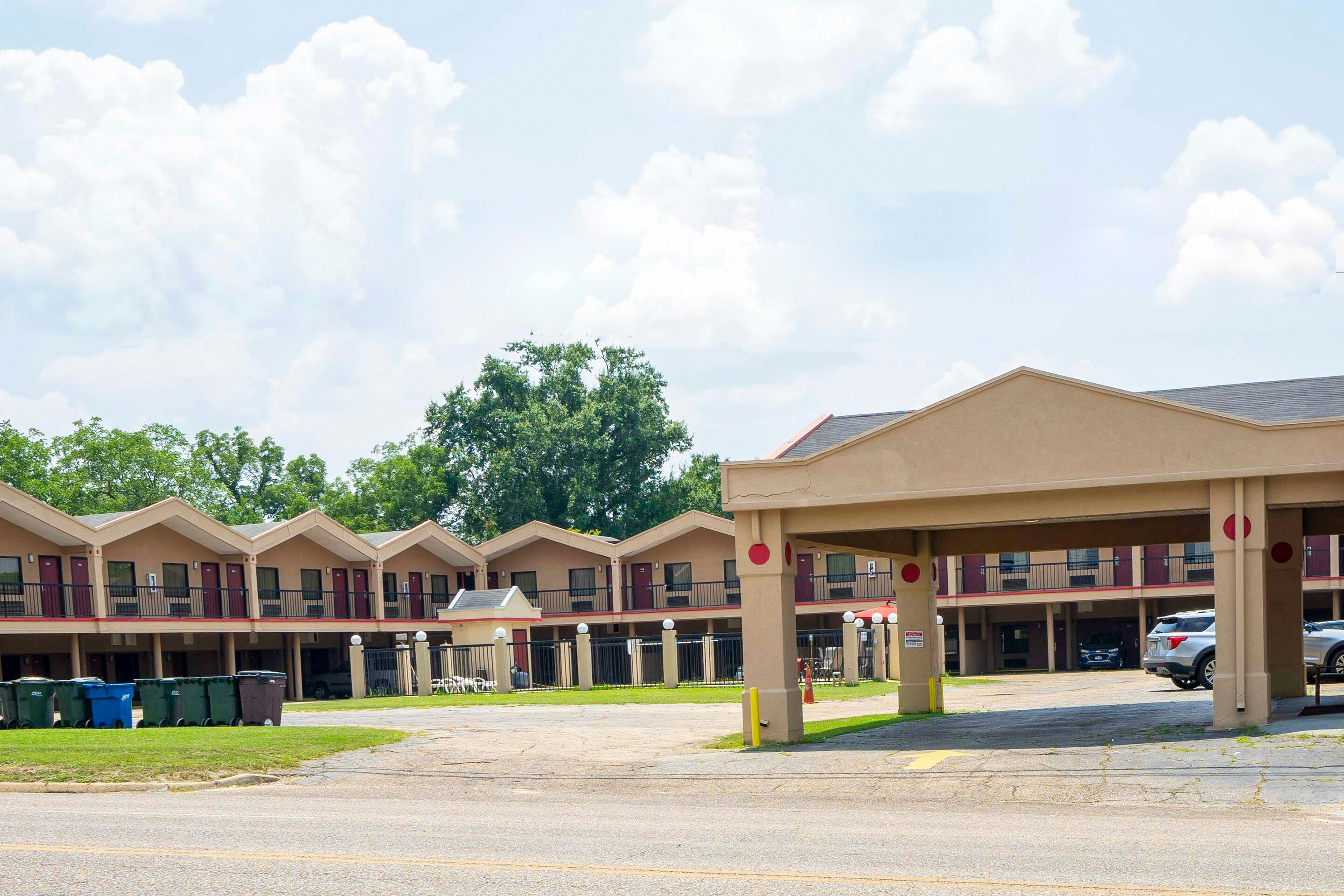 Hotel Opp AL Floral Hwy 8/8