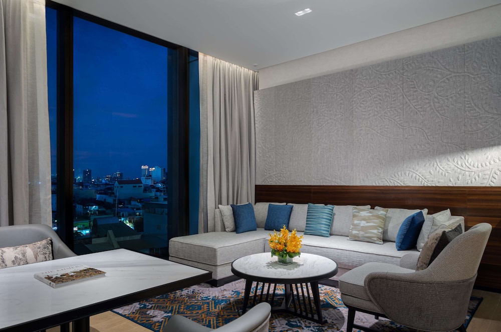 Hyatt Regency Phnom Penh 43/72