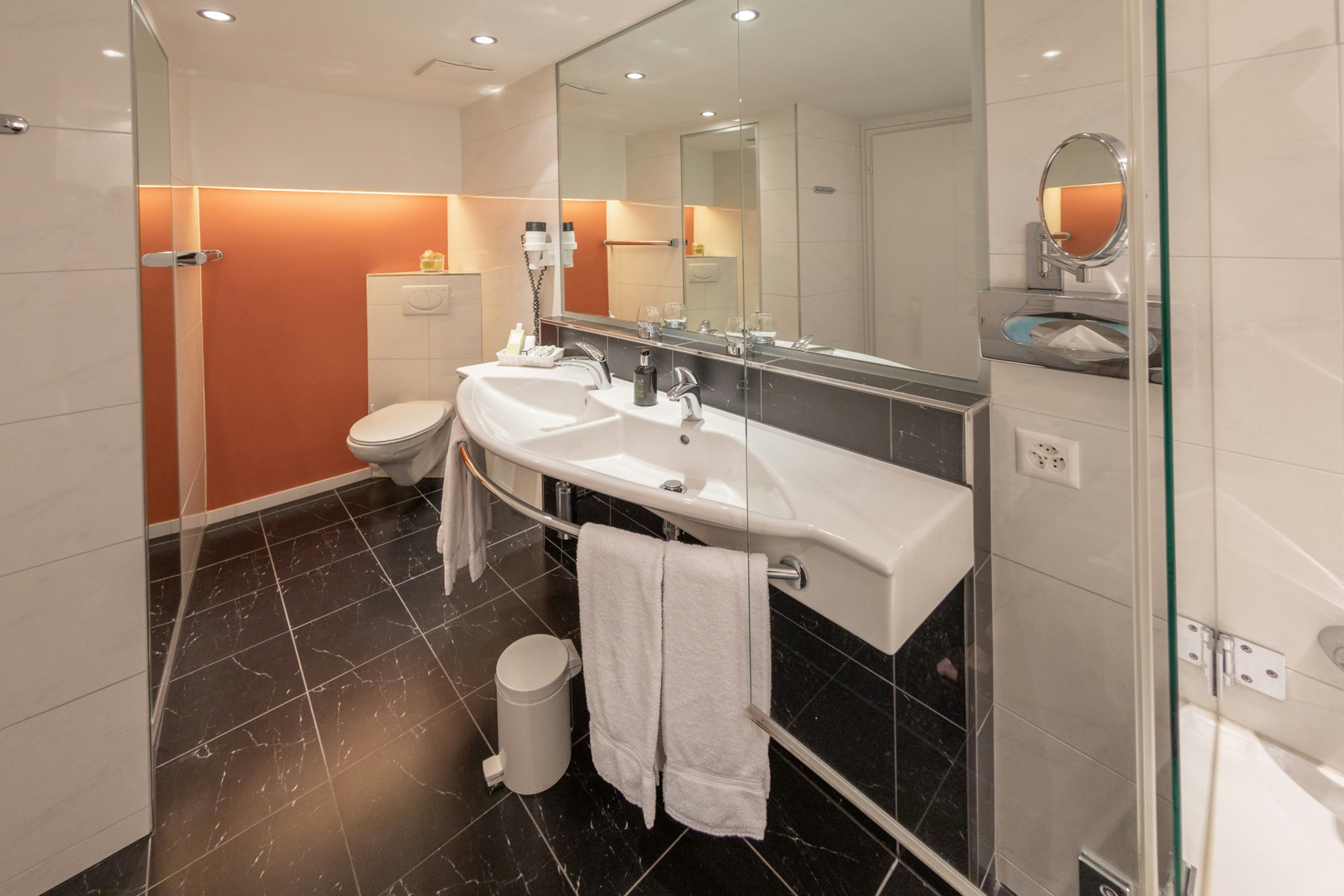Hotel Wilden Mann 38/40