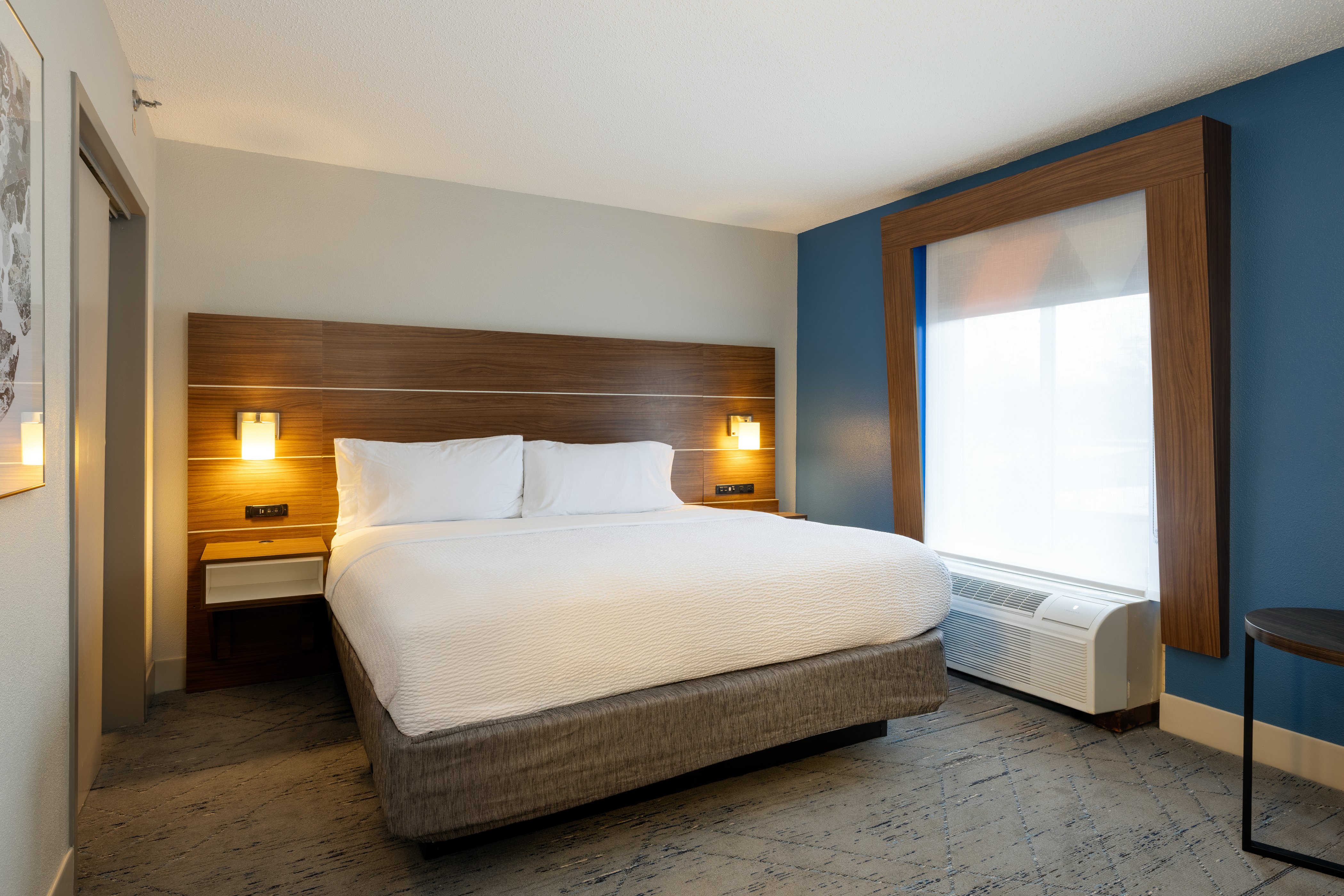 Holiday Inn Express Charleston US Hwy 17 & I-526 15/77
