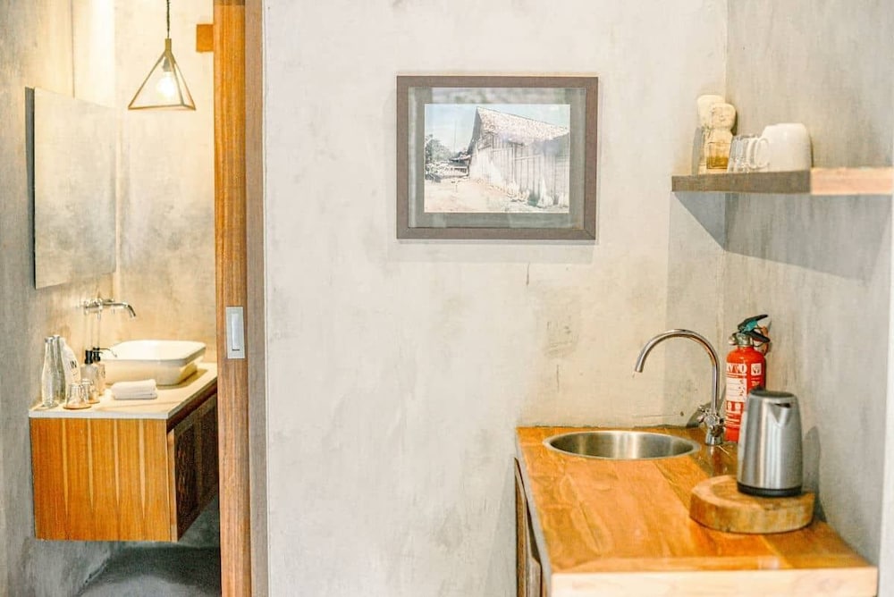 Deluxe, King Bed, Pool Access, Zin Berawa Villas & Bungalows 6/9