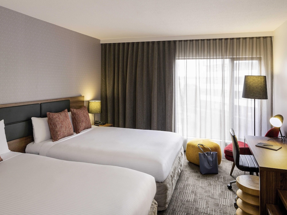 DELUXE, 2 QUEEN BEDS