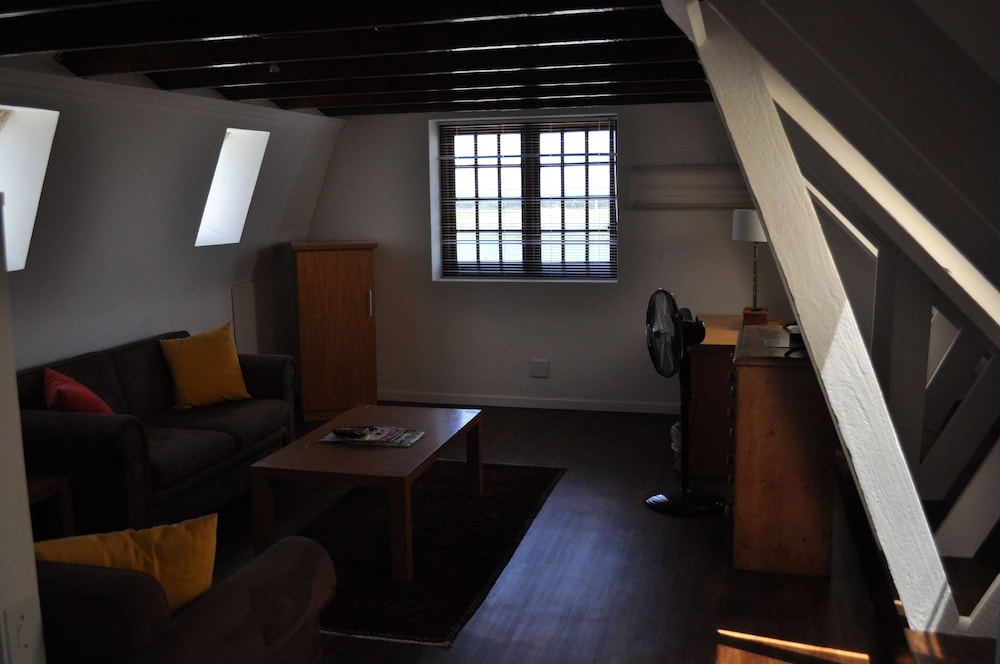 Cotswold House 22/50