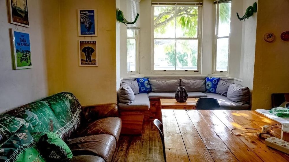 Green Elephant Backpackers 30/47