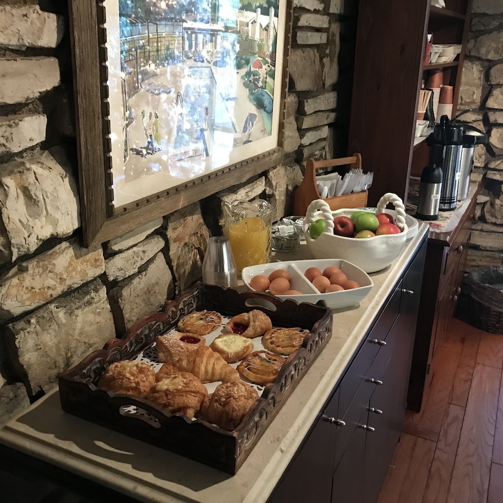 Carmel Valley Lodge And Resort 16/50