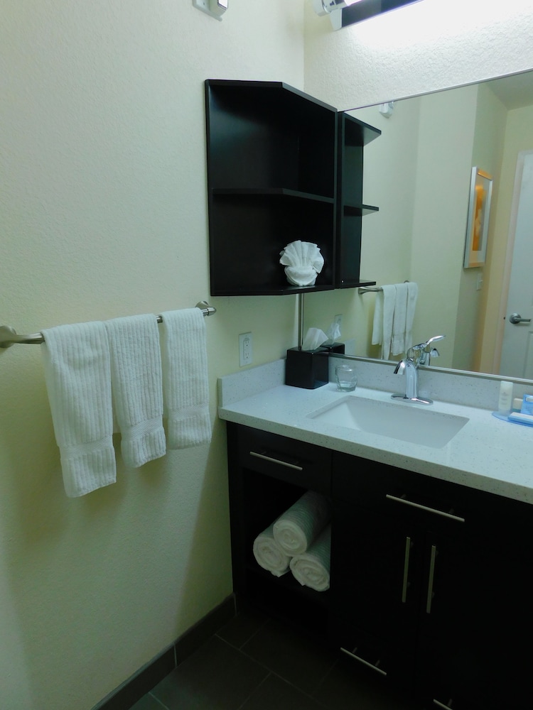 Candlewood Suites SAN ANTONIO AIRPORT 16/45