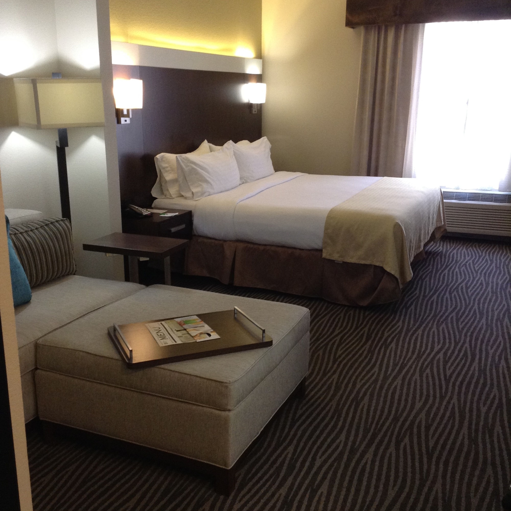 STANDARD, KING BED, SOFA