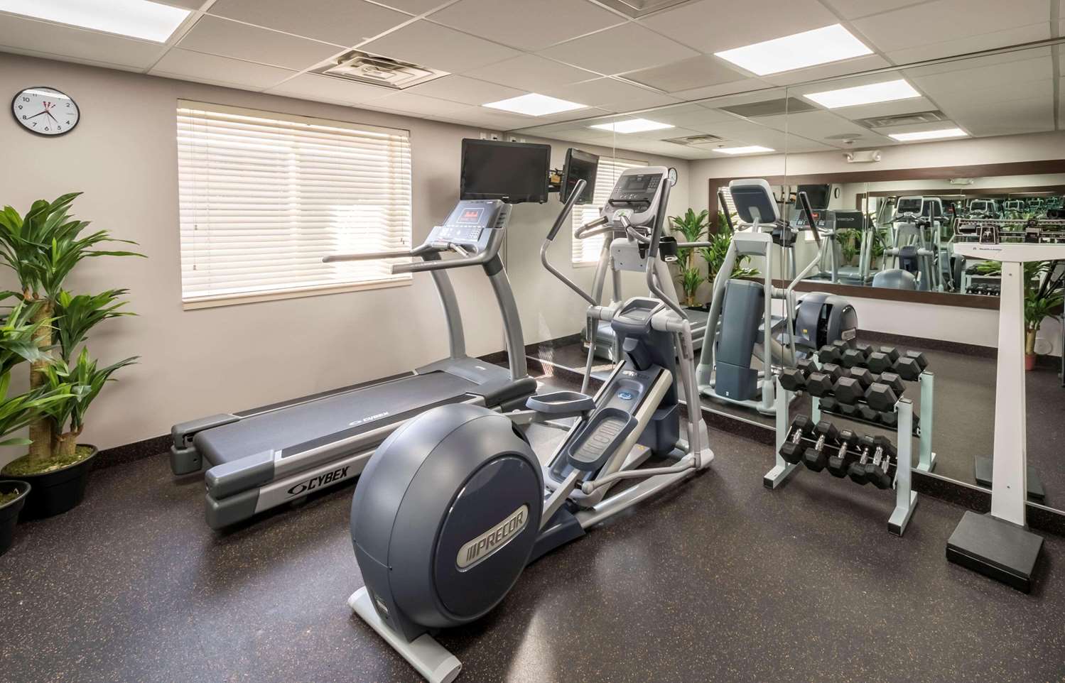 Country Inn & Suites by Radisson, Rochester-Pittsford/Brighton, NY 10/24